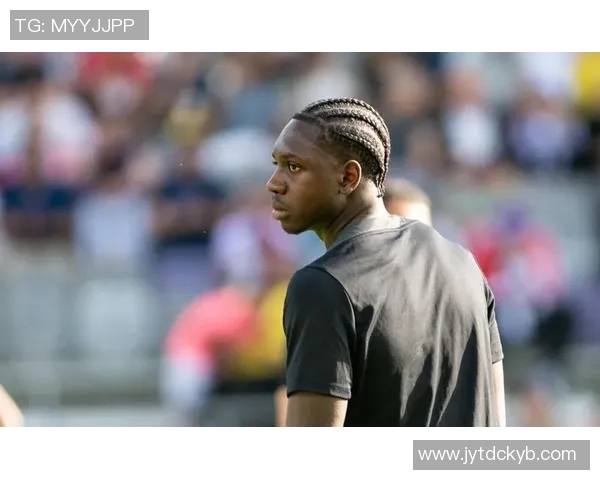 黑白直播NBA免费观看:黑白直播平台NBA免费观看的技巧与注意事项 黑白直播NBA免费观看:黑白直播平台NBA免费观看的技巧与注意事项