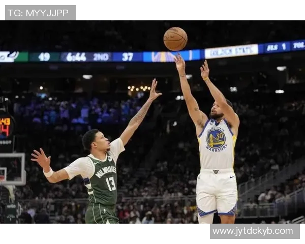 雄鹿vs勇士前瞻：球星对决字母哥大战库里，谁能笑傲强强对话？