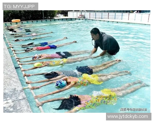 蝶泳比赛规则解析与技巧掌握从起跳到触壁全程详解 蝶泳比赛规则解析与技巧掌握从起跳到触壁全程详解
