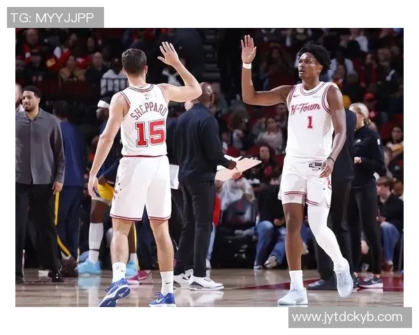 火箭与快船激战第七场精彩回顾与赛后分析全景展现